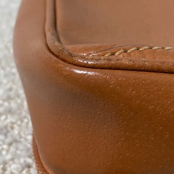 Authentic Gucci Brown Leather Wristlet Pouch - Picture 14 of 16